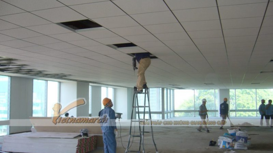 Biện pháp thi công trần thạch cao khung nổi: Hướng dẫn chi tiết từ A-Z Biện pháp thi công trần thạch cao khung nổi: Hướng dẫn chi tiết từ A-Z