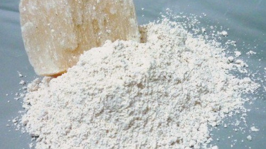 Sự khác biệt giữa bột thạch cao nung và không nung?