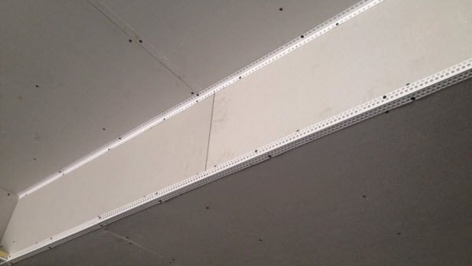 Nẹp góc thạch cao V10x20